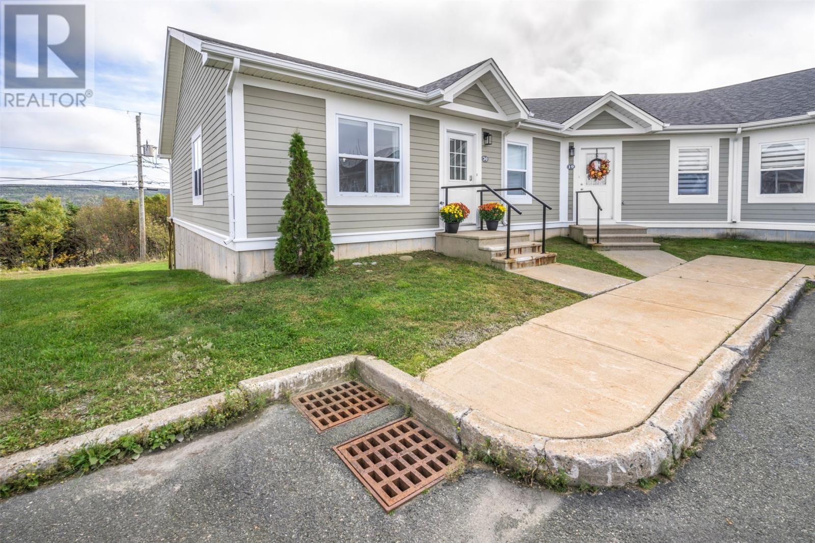 20 Spring Meadow Court Property Photo 3