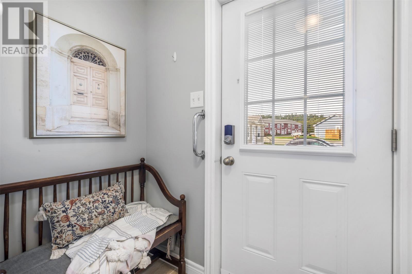 20 Spring Meadow Court Property Photo 4
