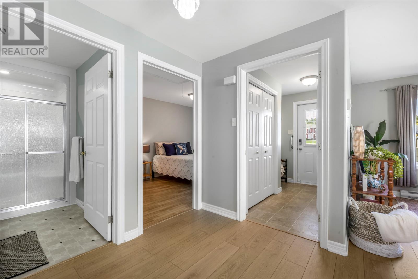 20 Spring Meadow Court Property Photo 6