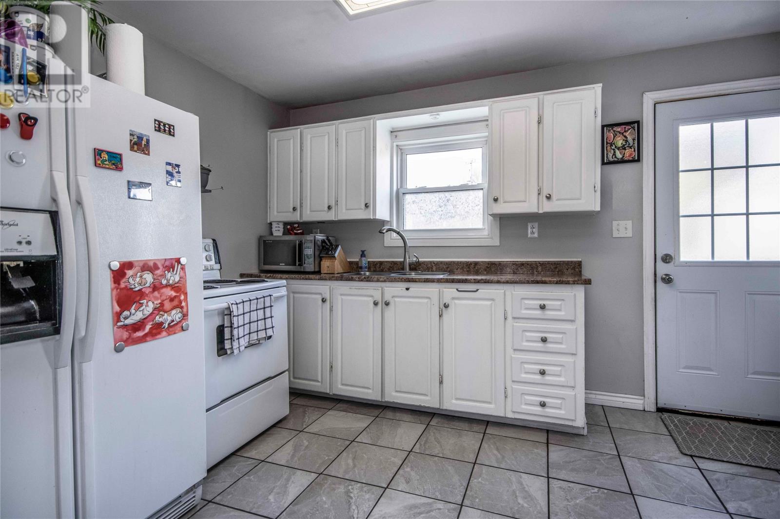 1368-1370 Torbay Road Property Photo 20