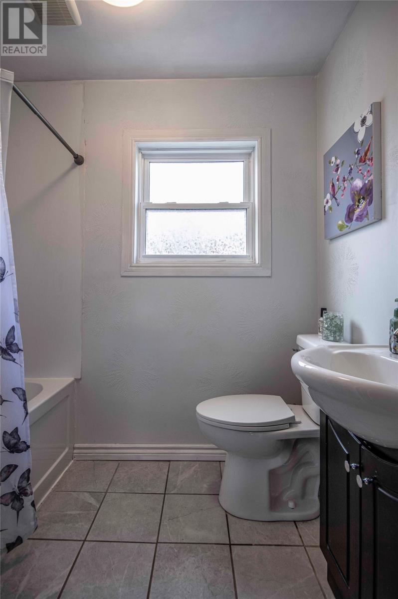 1368-1370 Torbay Road Property Photo 26