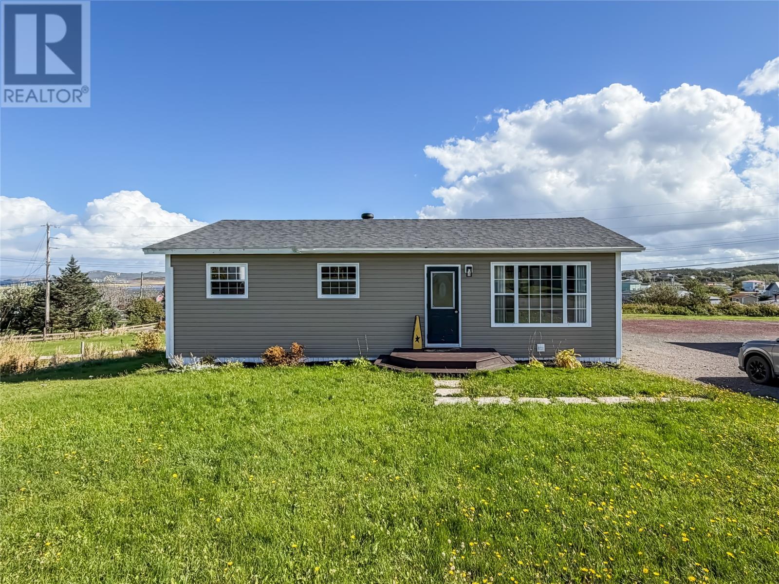 606 Sunset Drive Property Photo 1