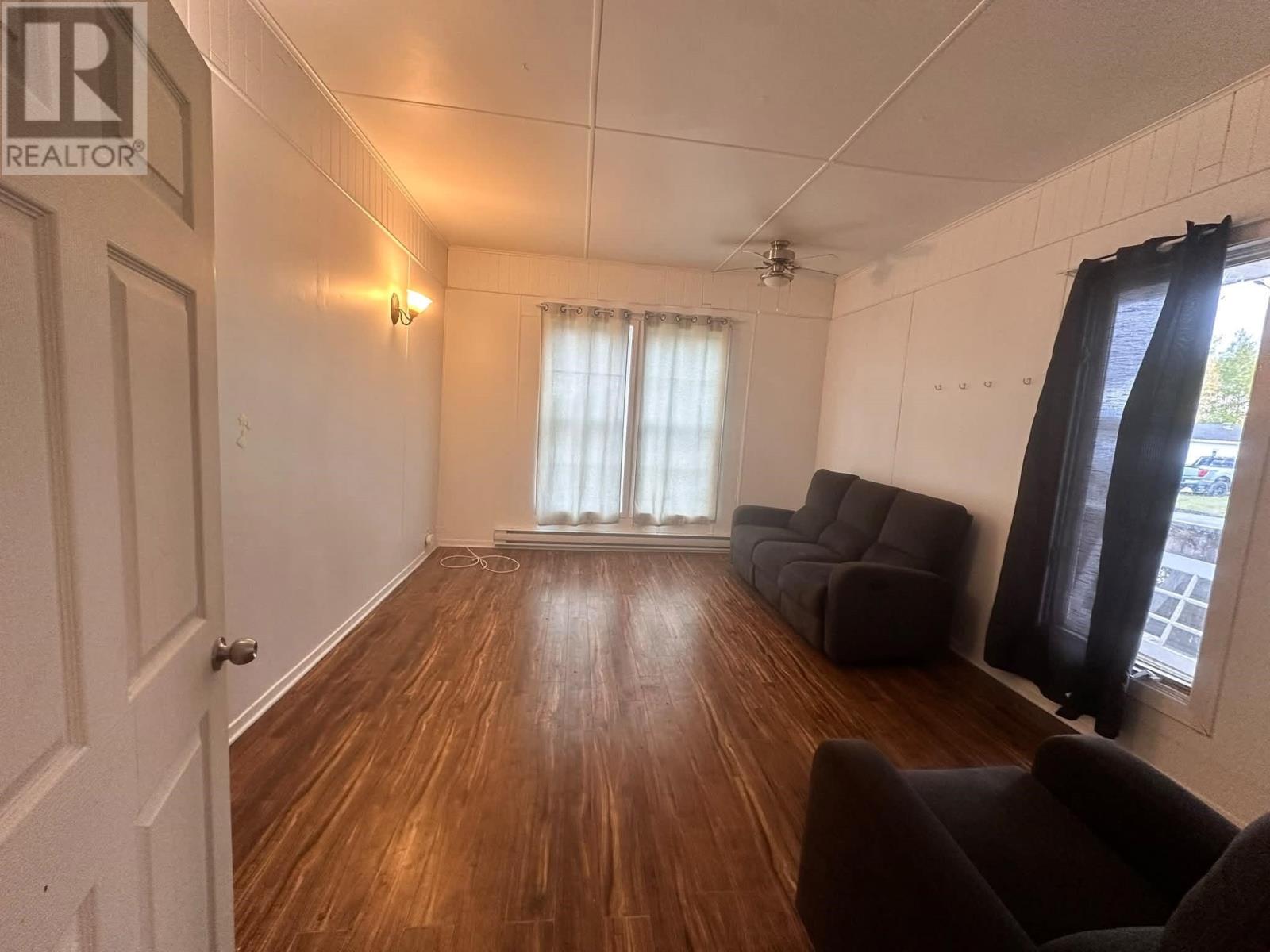 84 Windsor Drive Property Photo 9