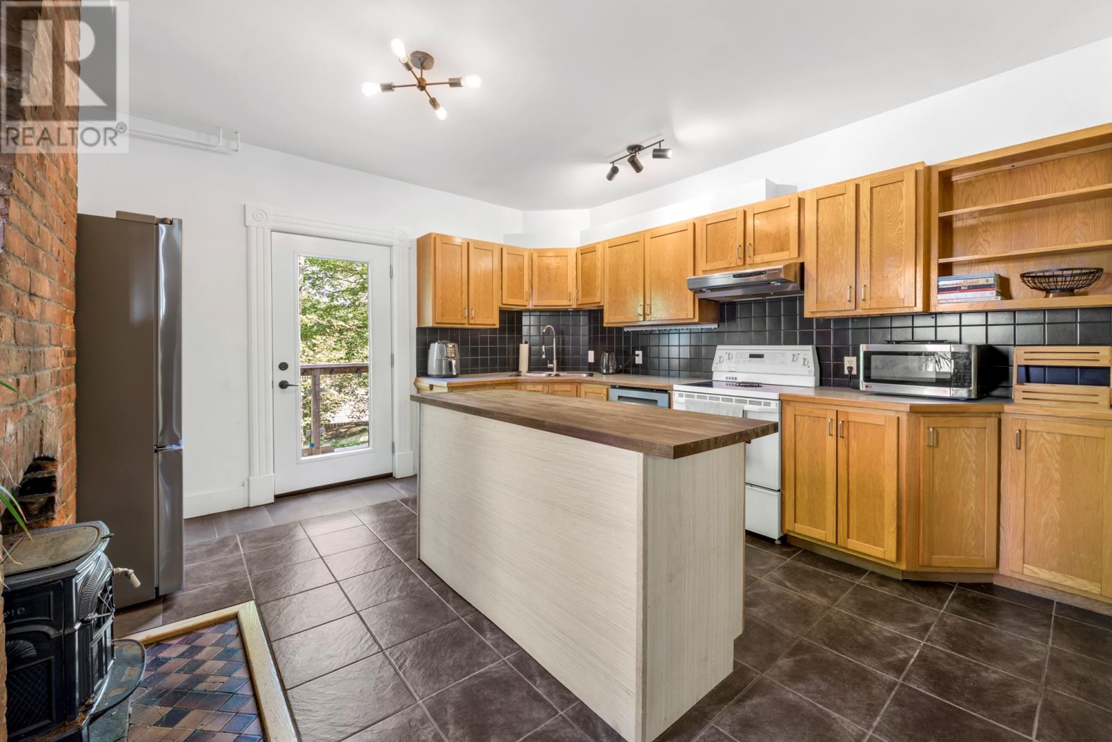 176 Patrick Street Property Photo 7