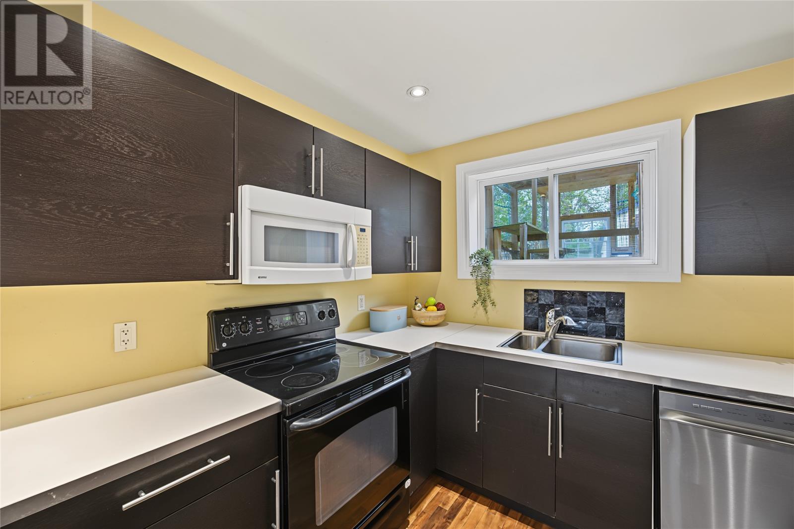 30 Scott Street Property Photo 12