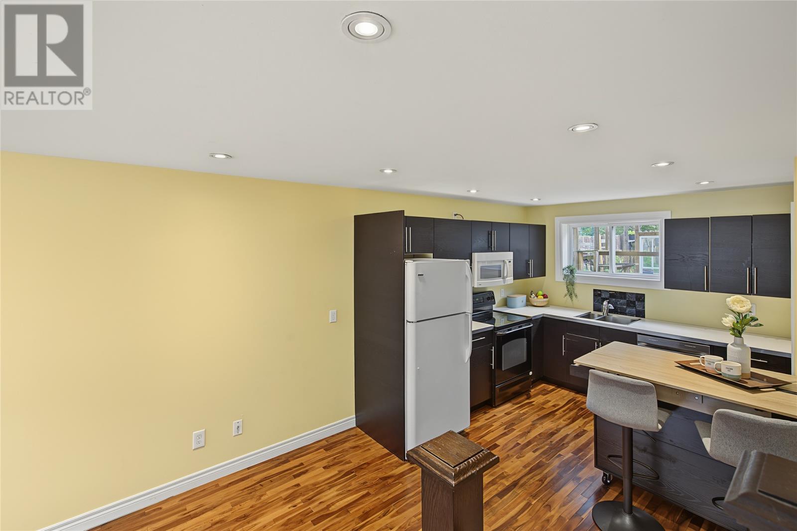 30 Scott Street Property Photo 23