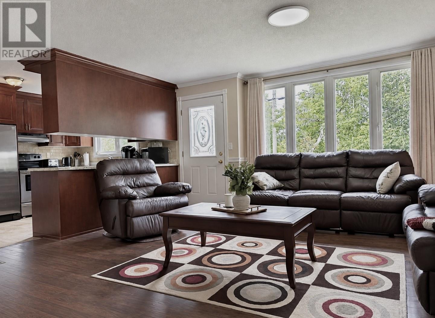 6 Third Avenue Property Photo 4