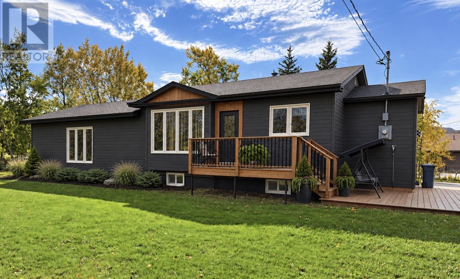 6 Third Avenue Property Photo 22