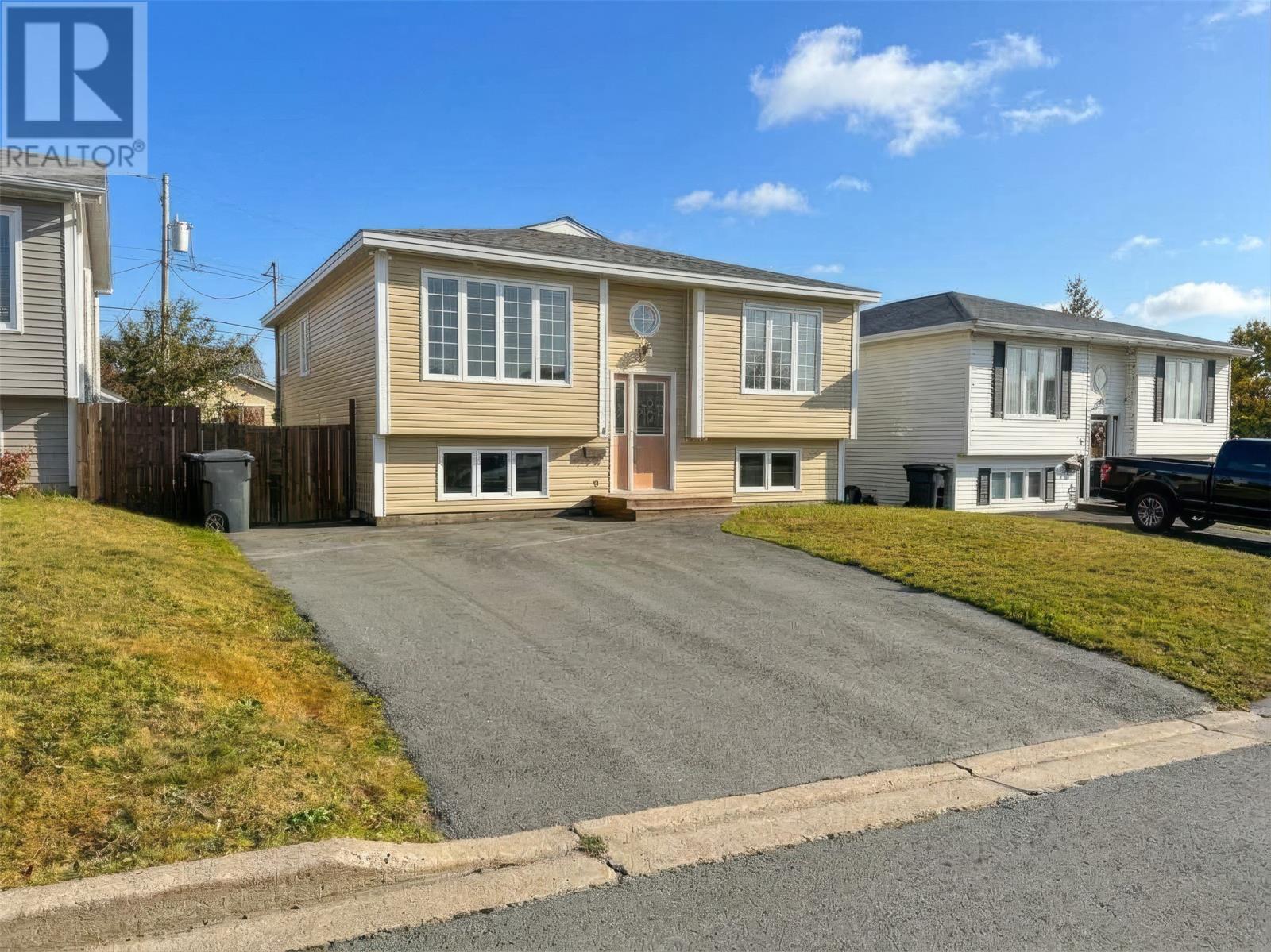 4 Mcgrath Crescent Property Photo 1