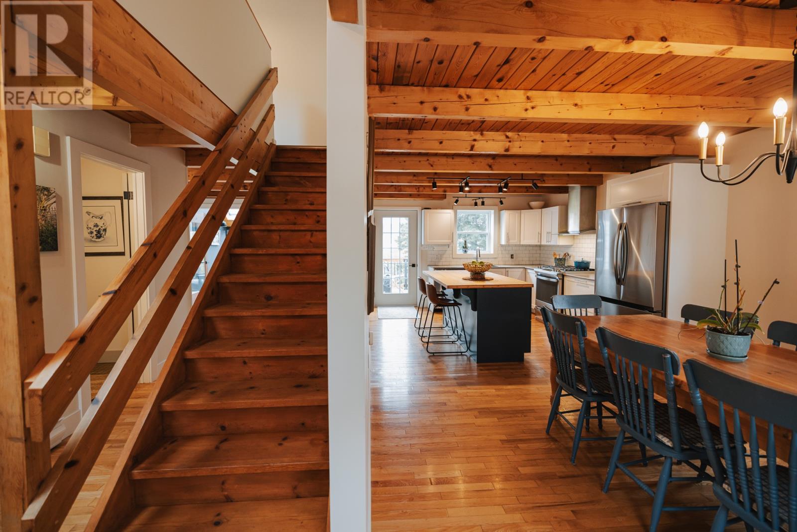 18 Hamilton Place Property Photo 8