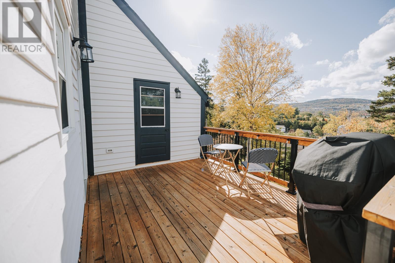 18 Hamilton Place Property Photo 23