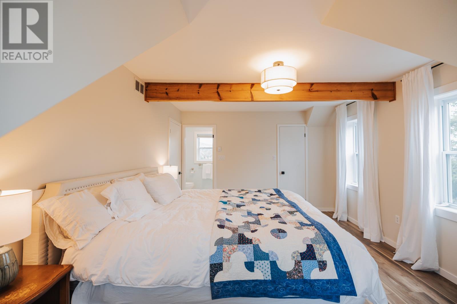 18 Hamilton Place Property Photo 30