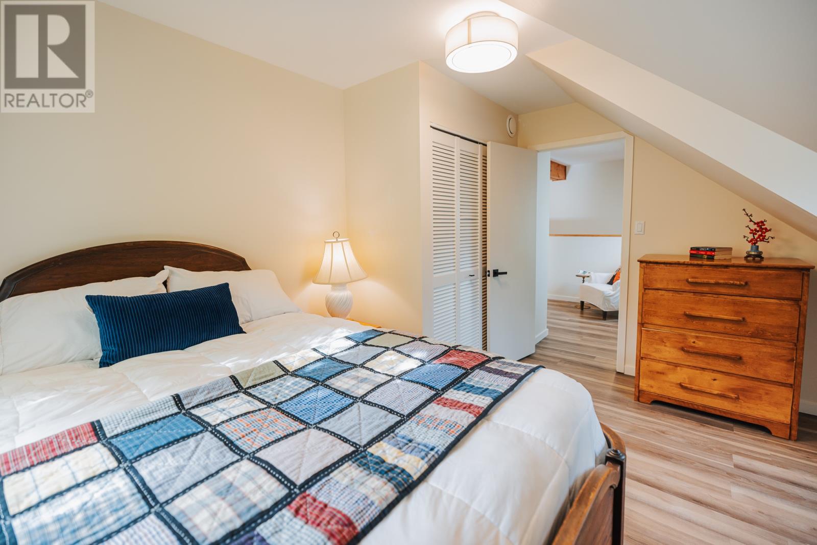 18 Hamilton Place Property Photo 35