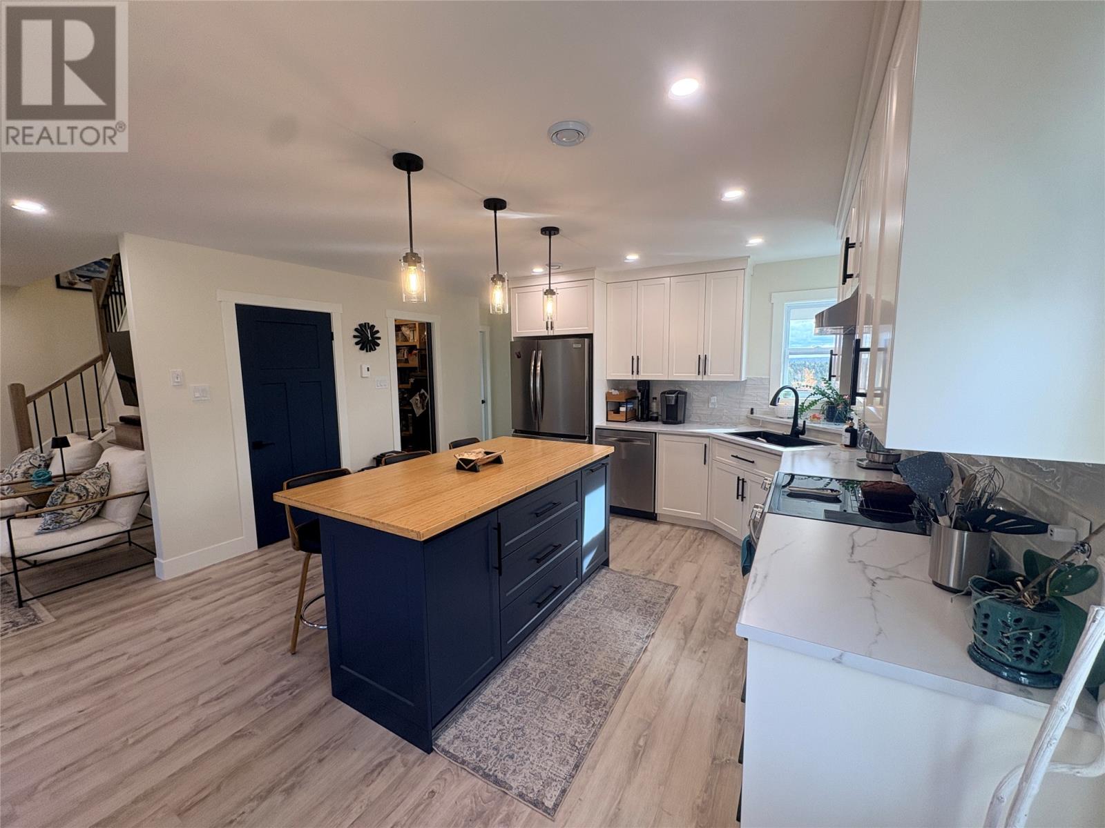 1 William White Boulevard Property Photo 4