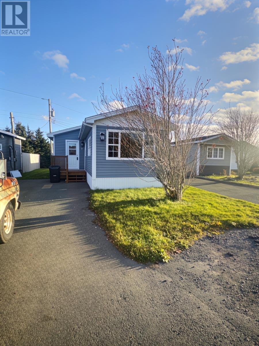 9 Carolyn Drive Property Photo 1