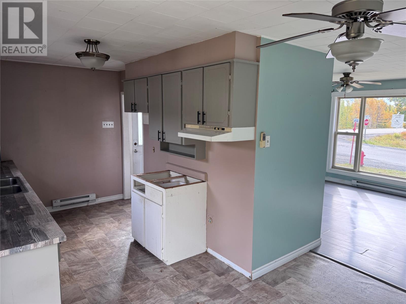 76 Maple Street Property Photo 5