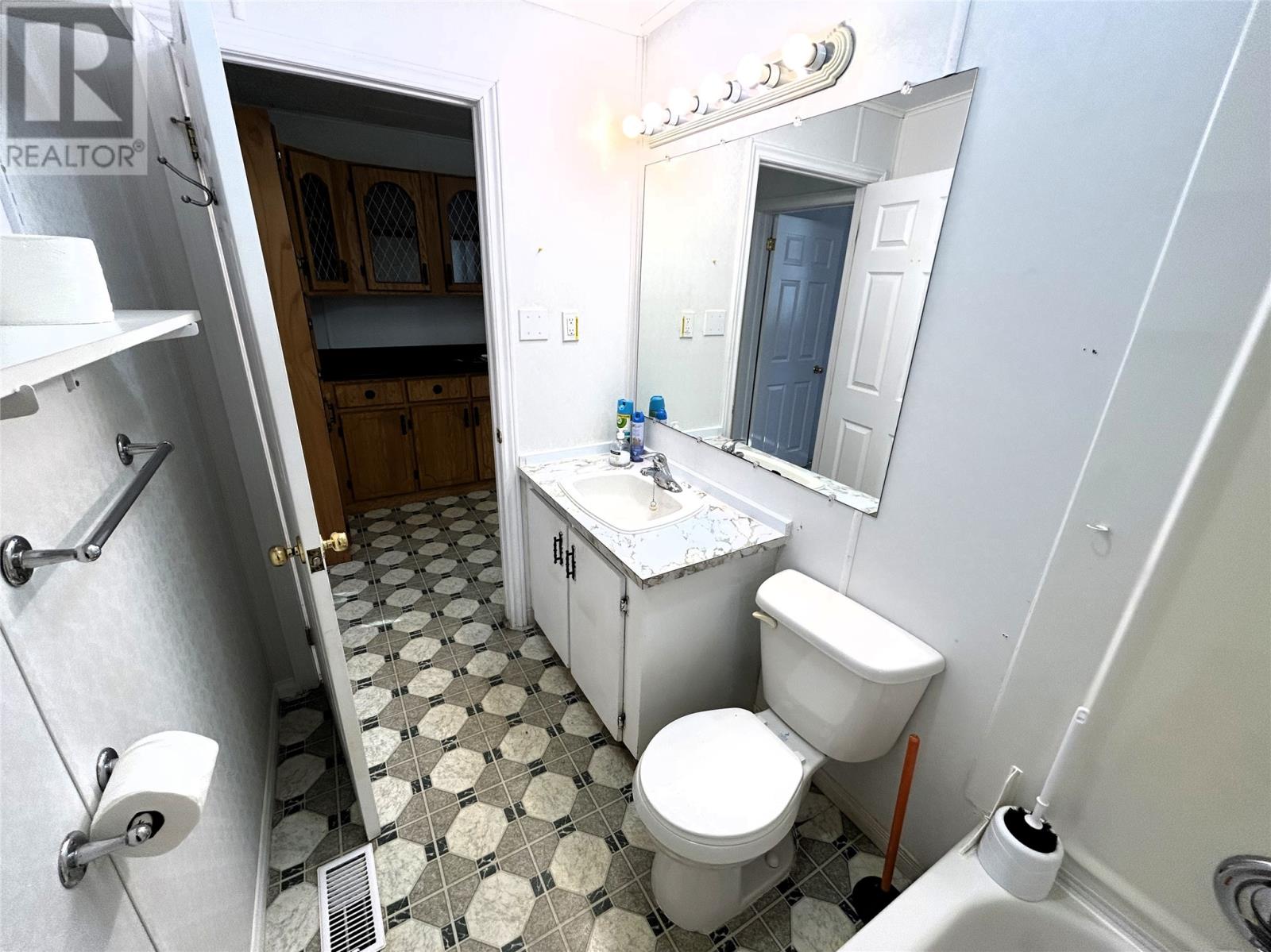 1 Stanley Place Property Photo 20