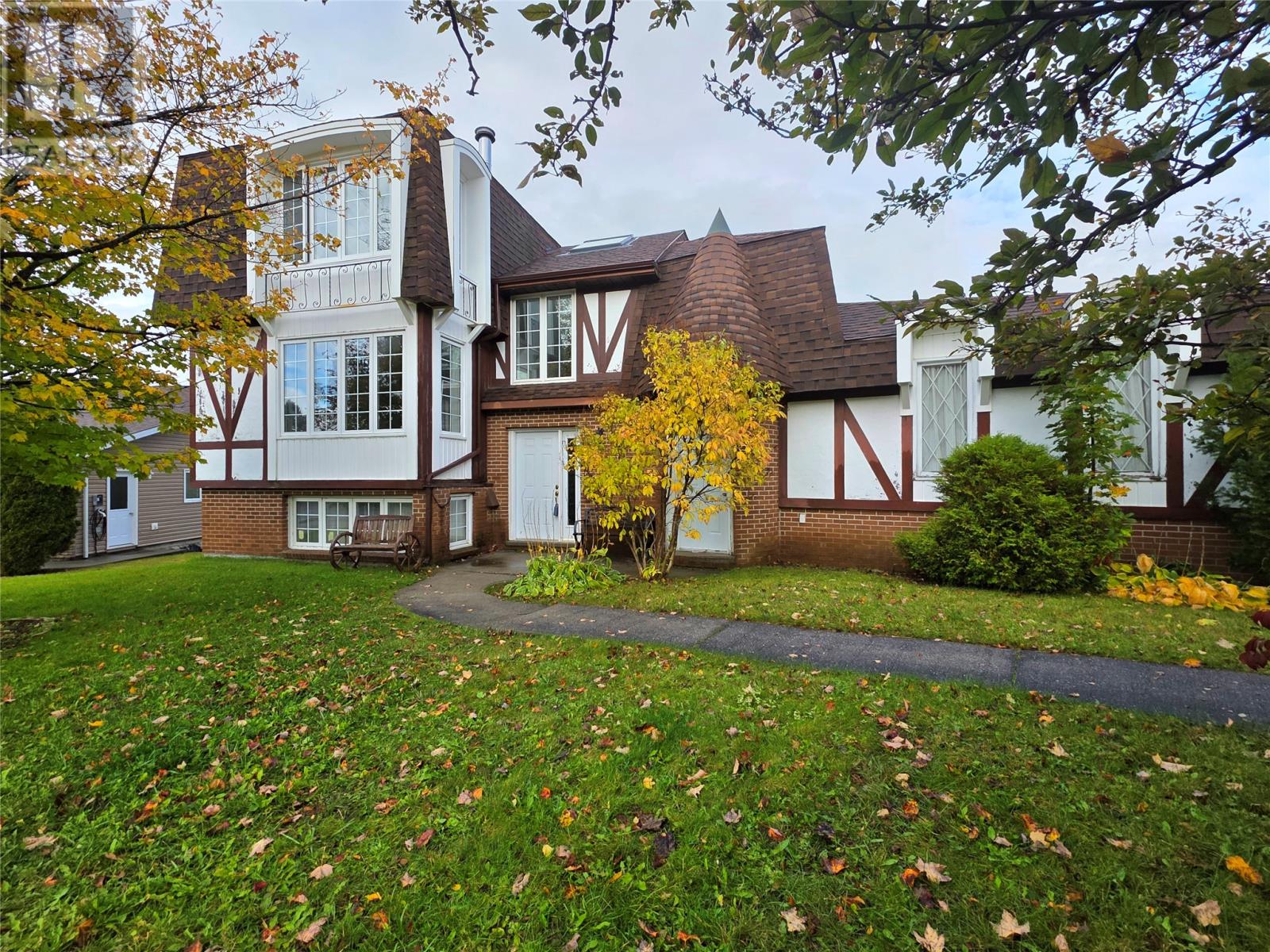 41 Macpherson Avenue Property Photo 1