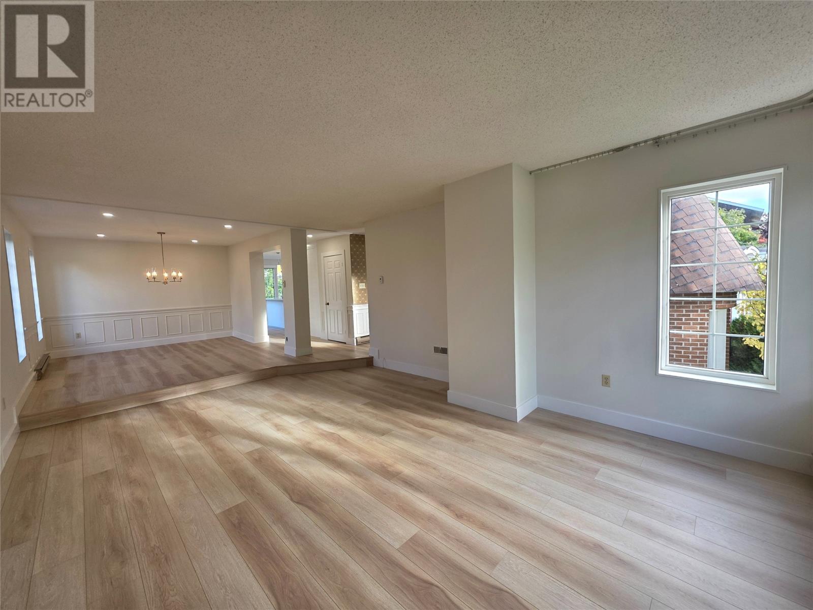 41 Macpherson Avenue Property Photo 5