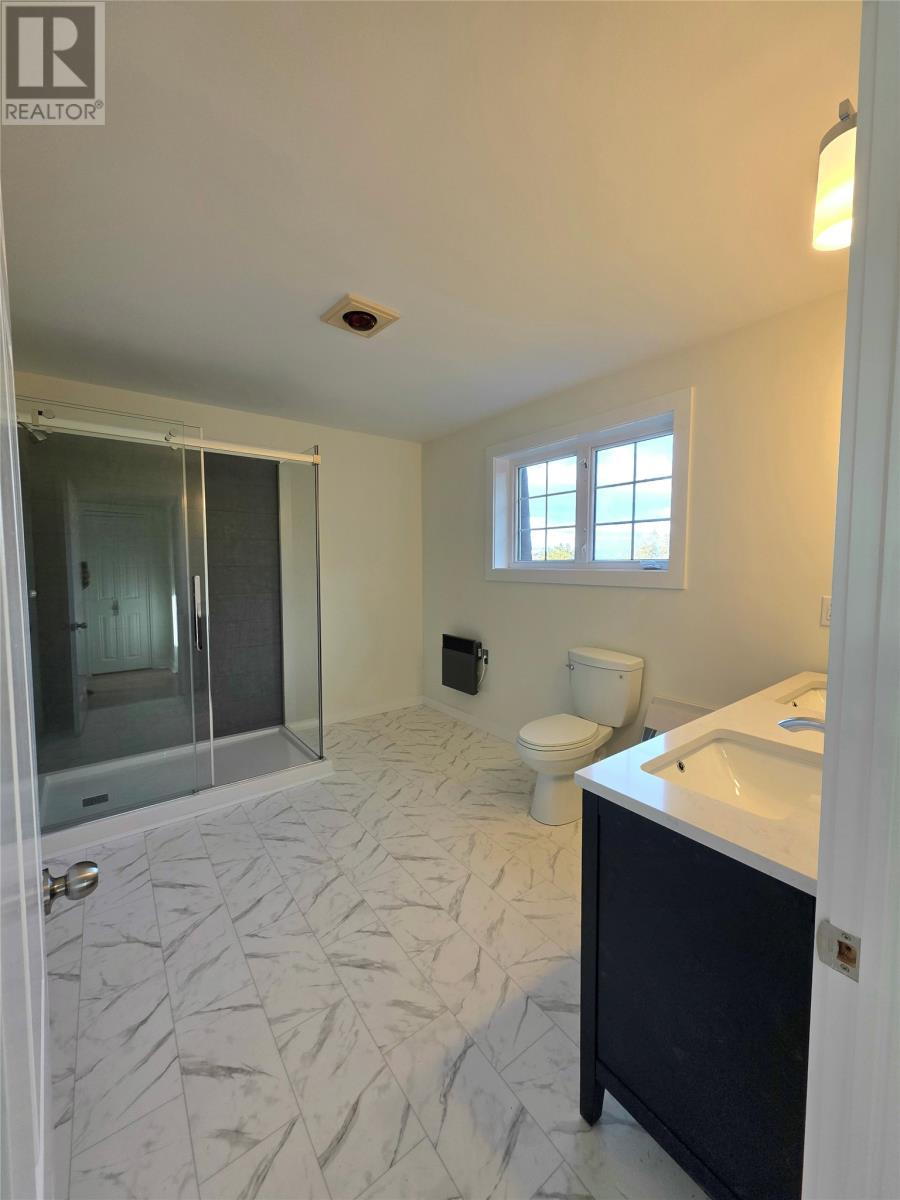41 Macpherson Avenue Property Photo 13