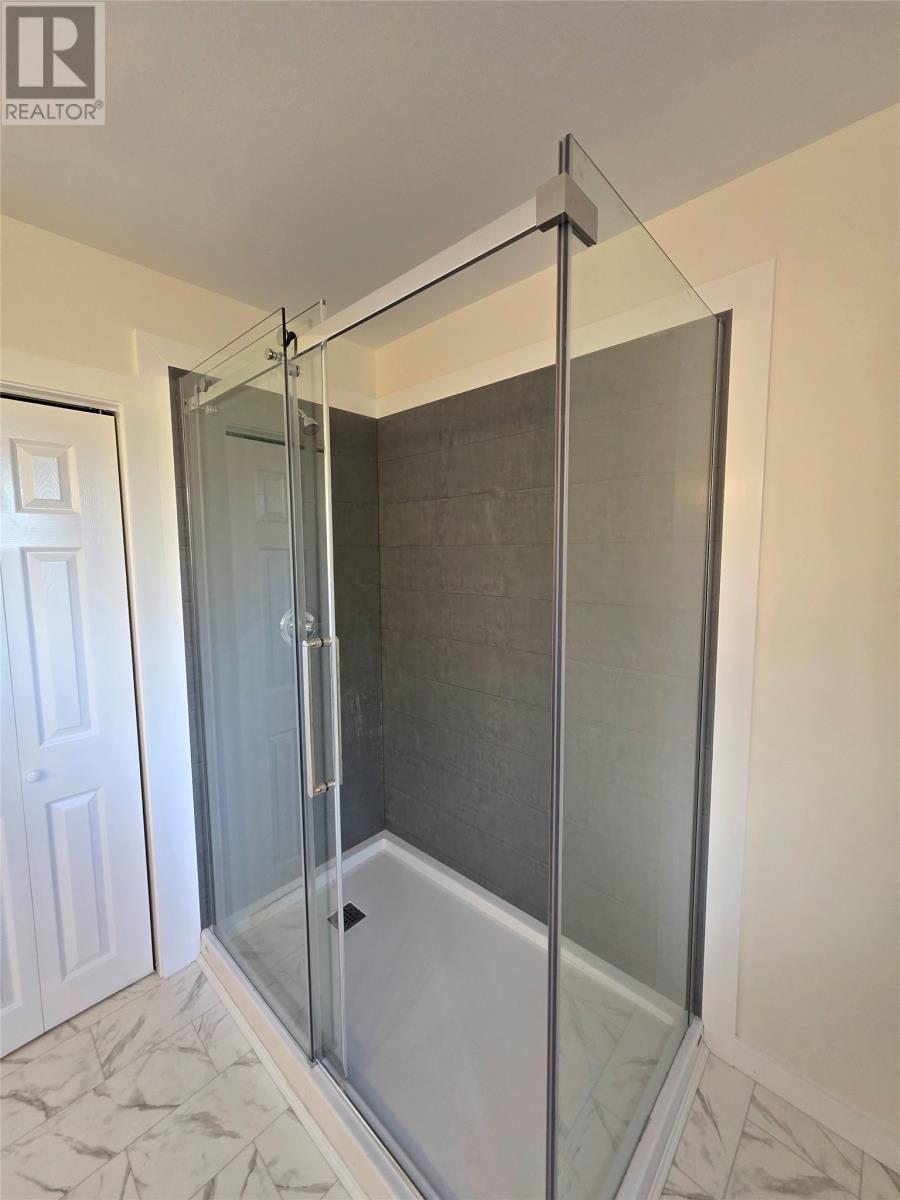 41 Macpherson Avenue Property Photo 15