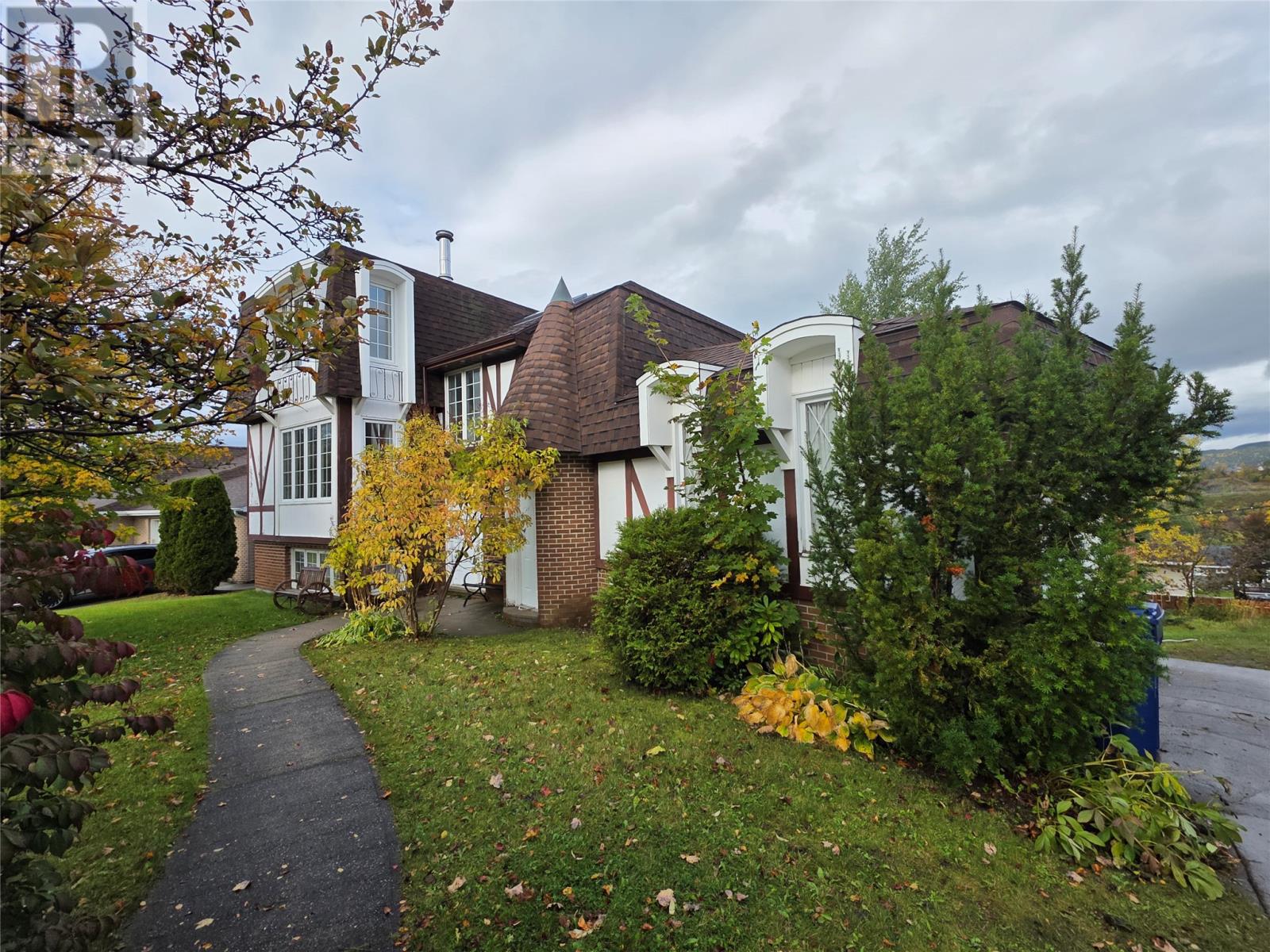 41 Macpherson Avenue Property Photo 30