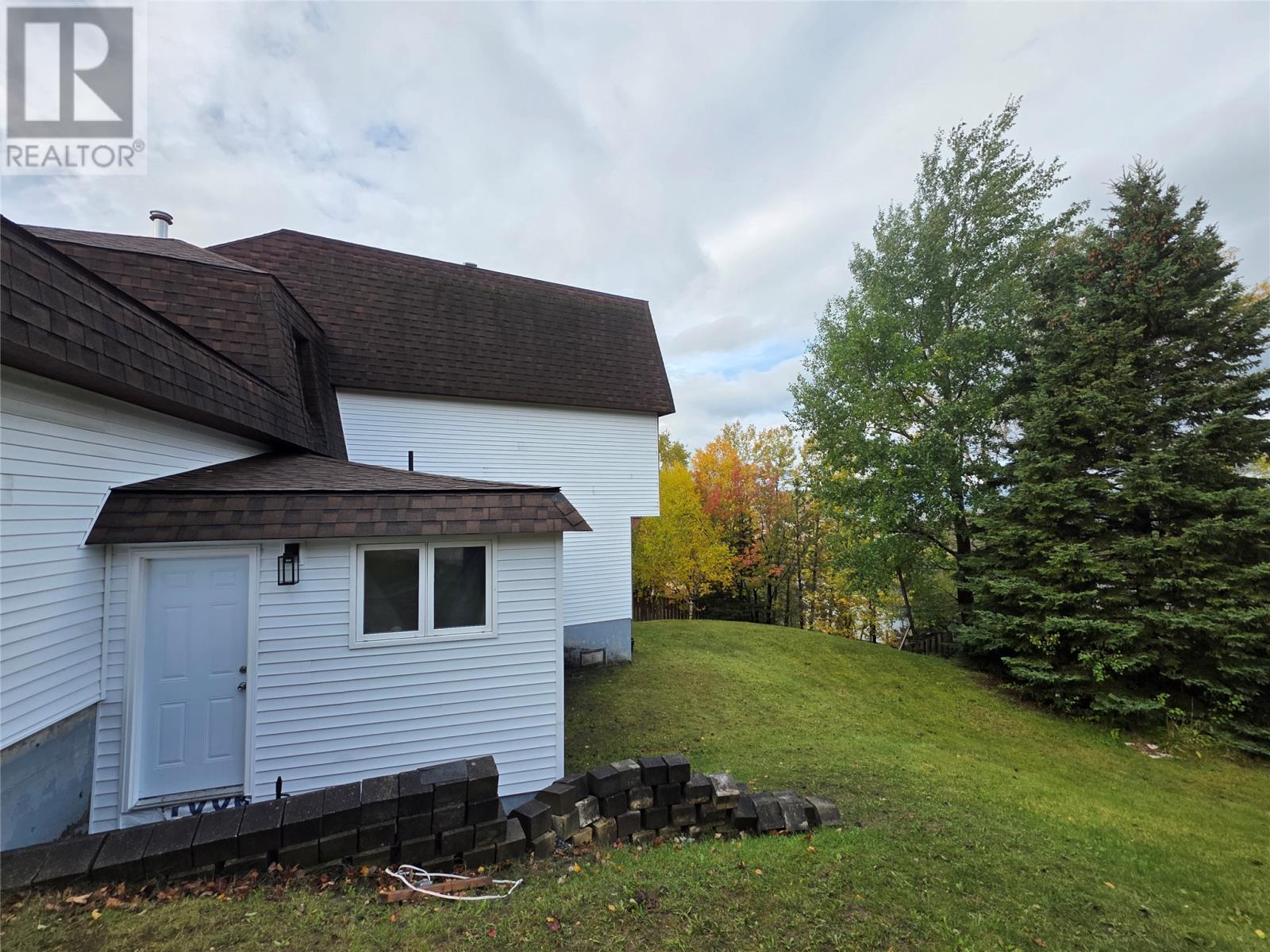 41 Macpherson Avenue Property Photo 32