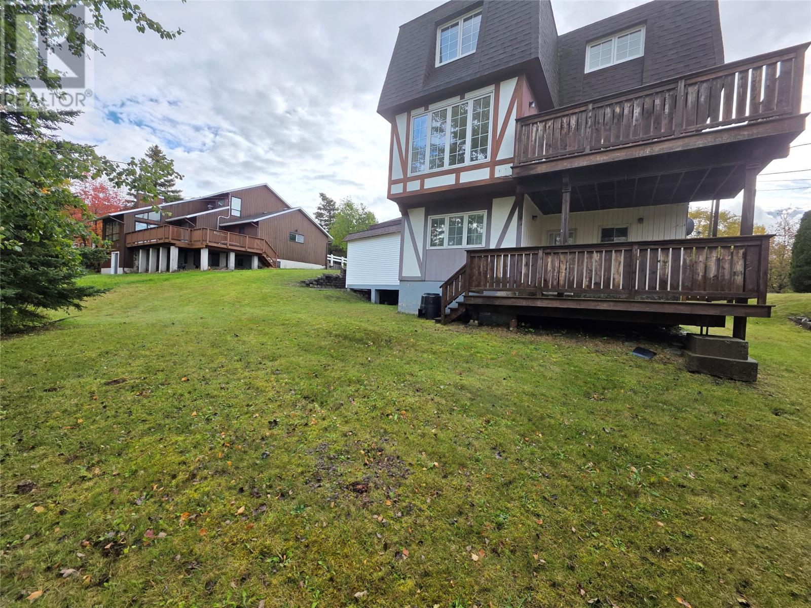 41 Macpherson Avenue Property Photo 34