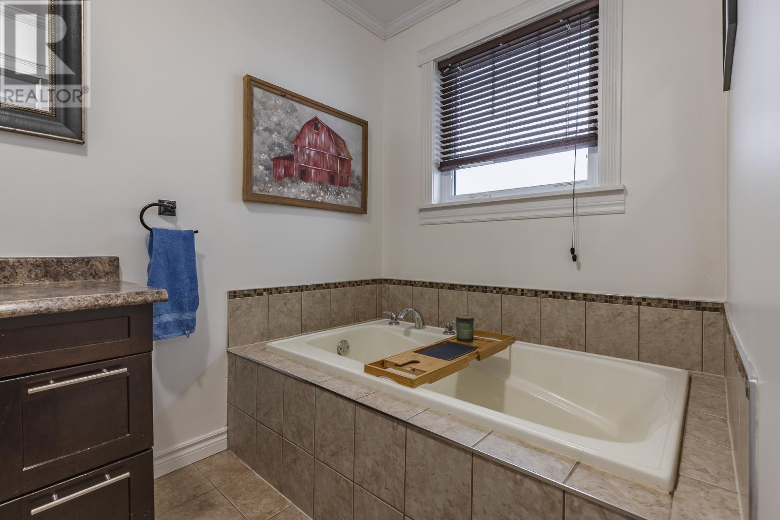 14 Warren Drive Property Photo 7