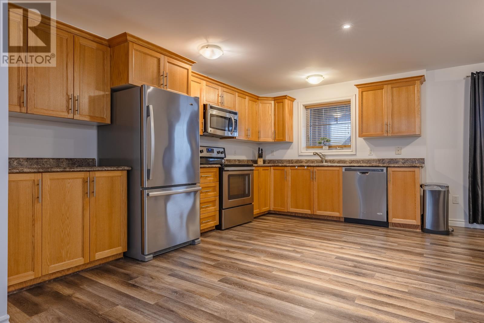 14 Warren Drive Property Photo 14
