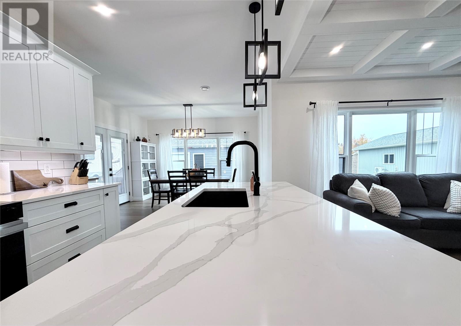 28 Pike Street Property Photo 15