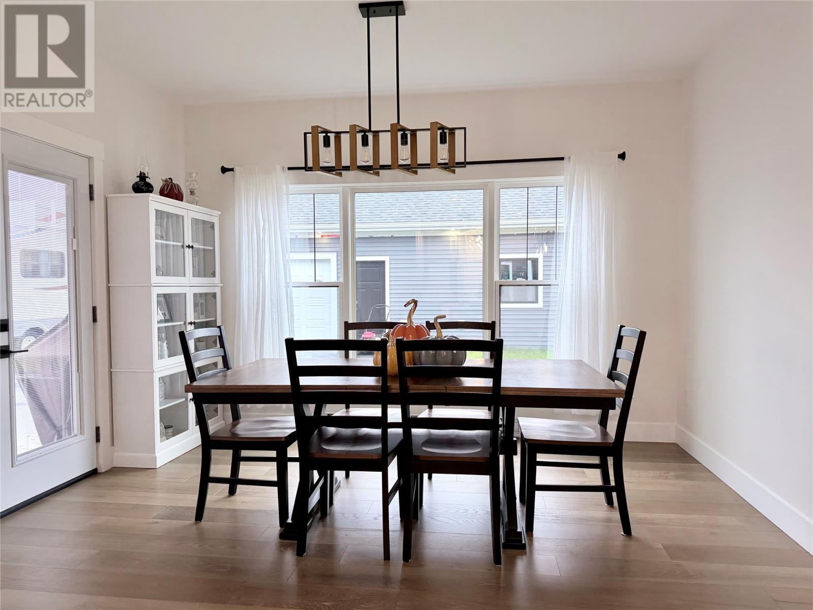 28 Pike Street Property Photo 19