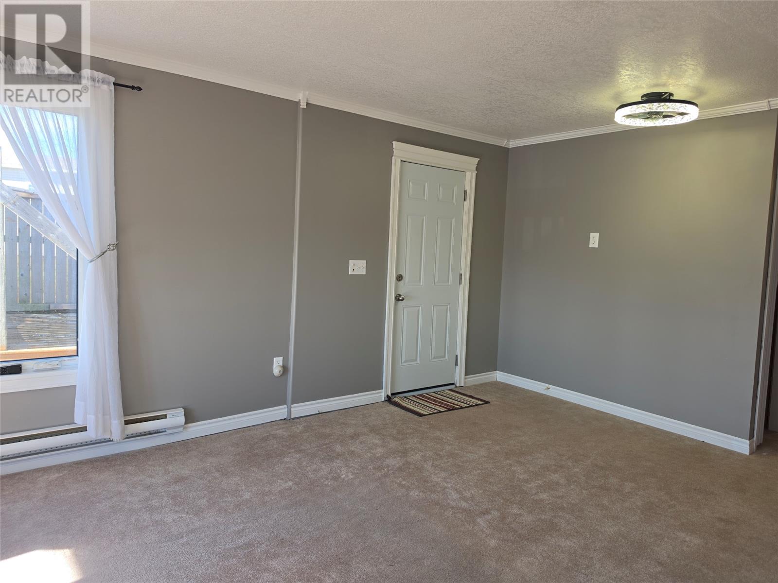 9 Knotts Lane Property Photo 10