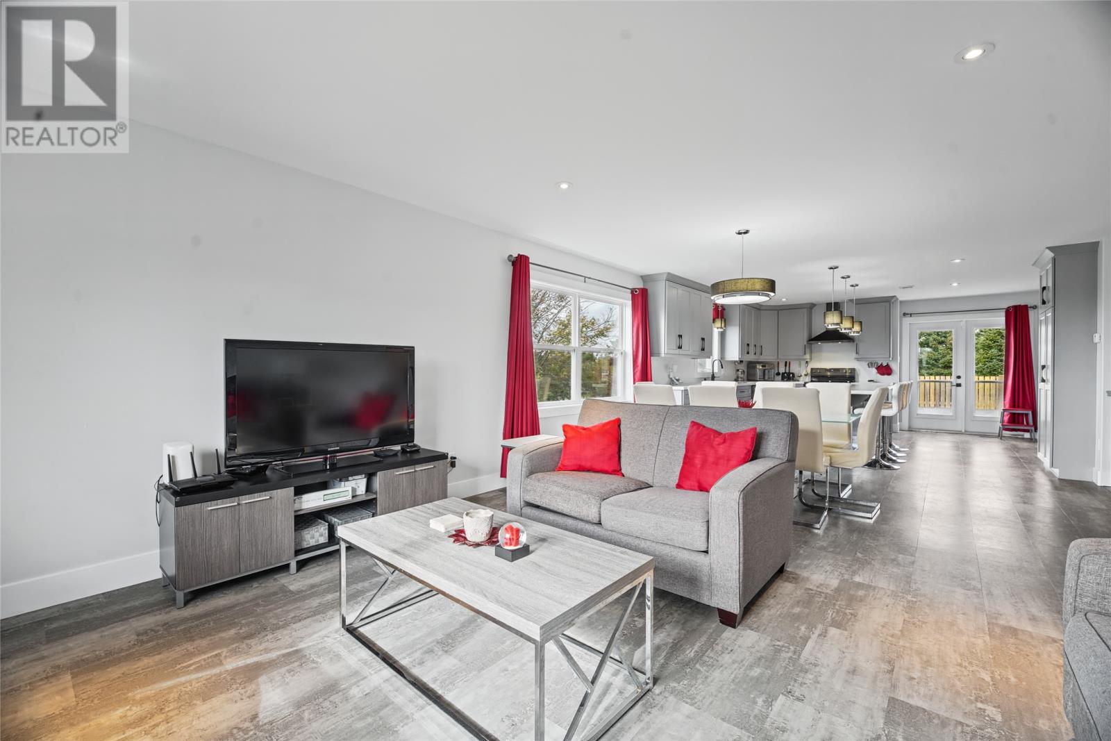 5 Red Cliff Road Property Photo 5