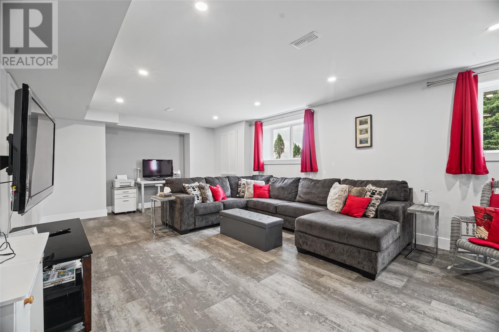 5 Red Cliff Road Property Photo 18