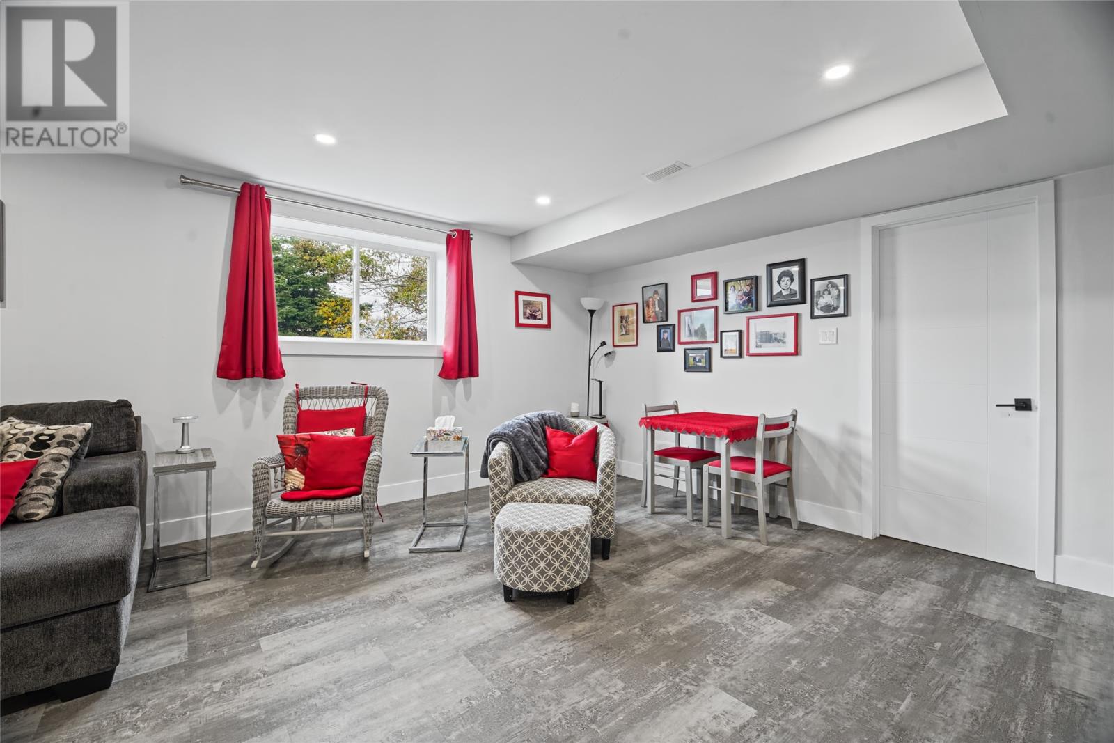 5 Red Cliff Road Property Photo 19