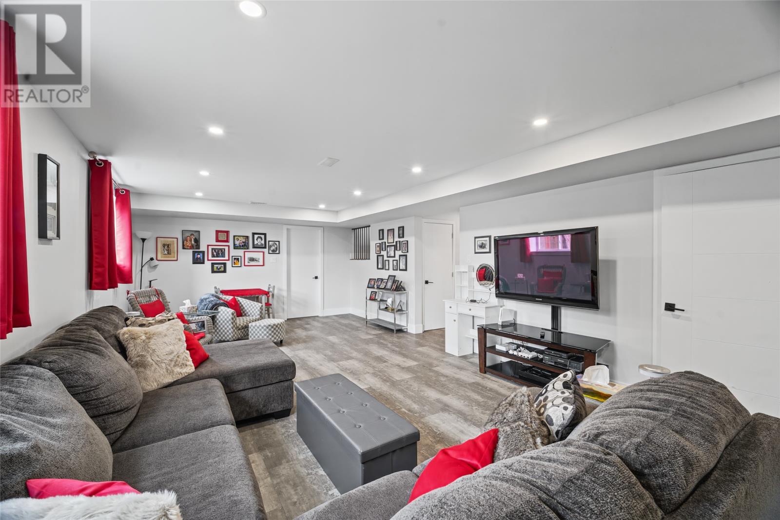 5 Red Cliff Road Property Photo 20