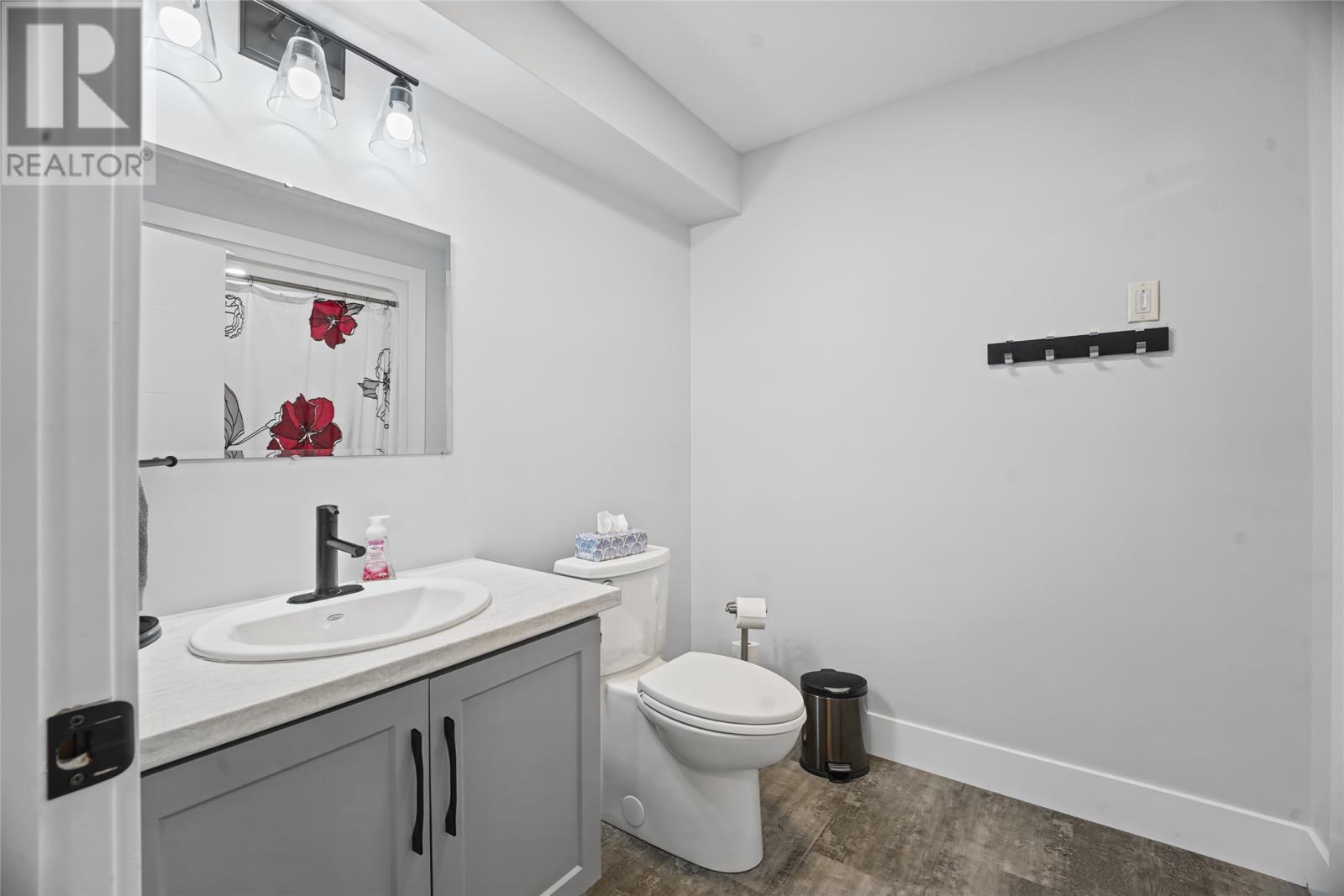5 Red Cliff Road Property Photo 21