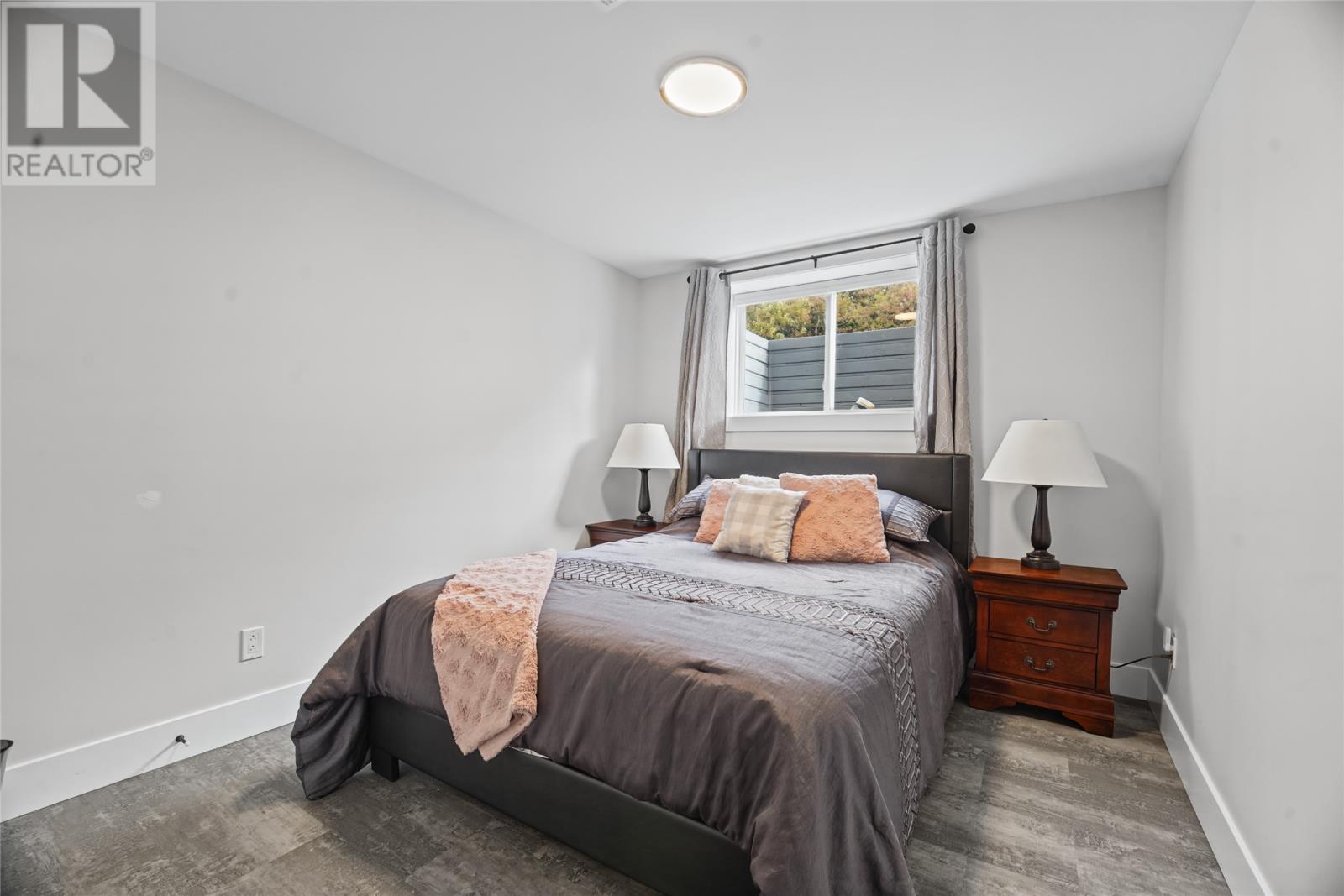5 Red Cliff Road Property Photo 23