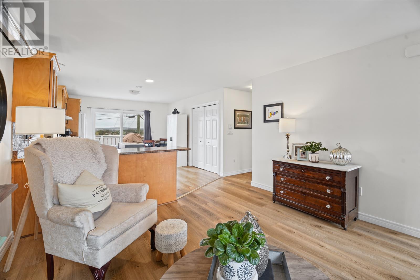 48 Cape Pine Street Property Photo 7