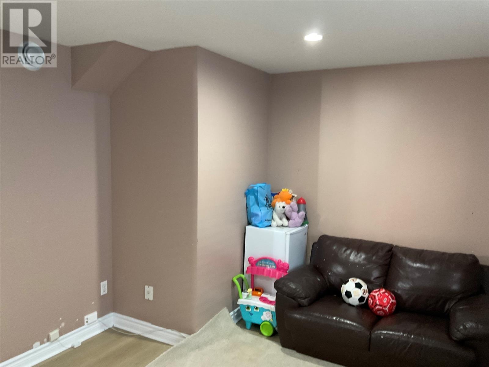 11 Harp Place Property Photo 12