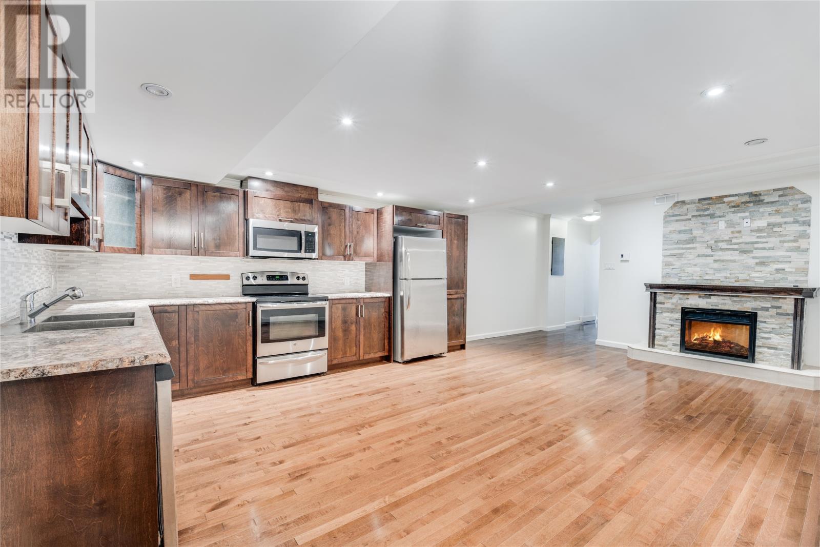 239 Craigmillar Avenue Unit#103 Property Photo 4