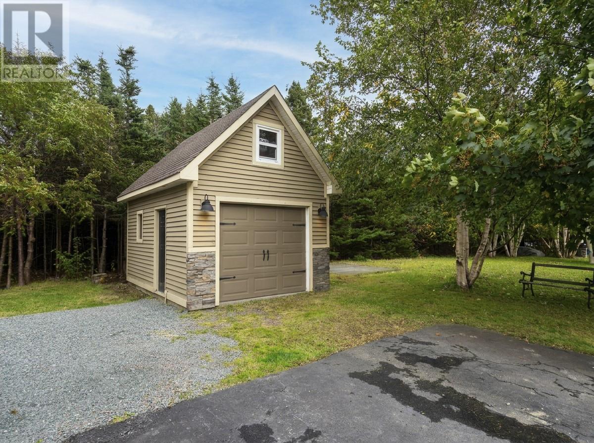 23-25 Heneys Pond Road Property Photo 4