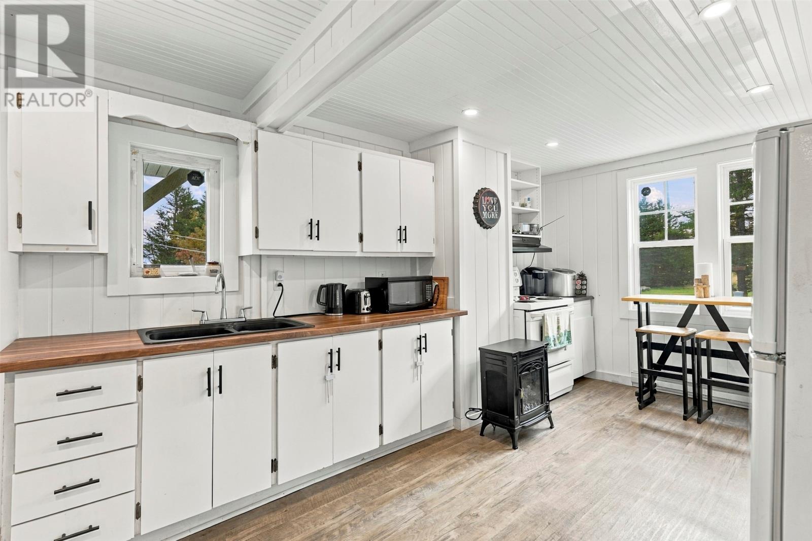 17 Woodrow's Road Property Photo 8