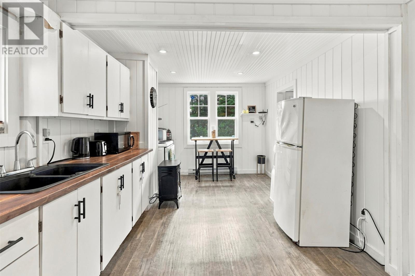 17 Woodrow's Road Property Photo 9