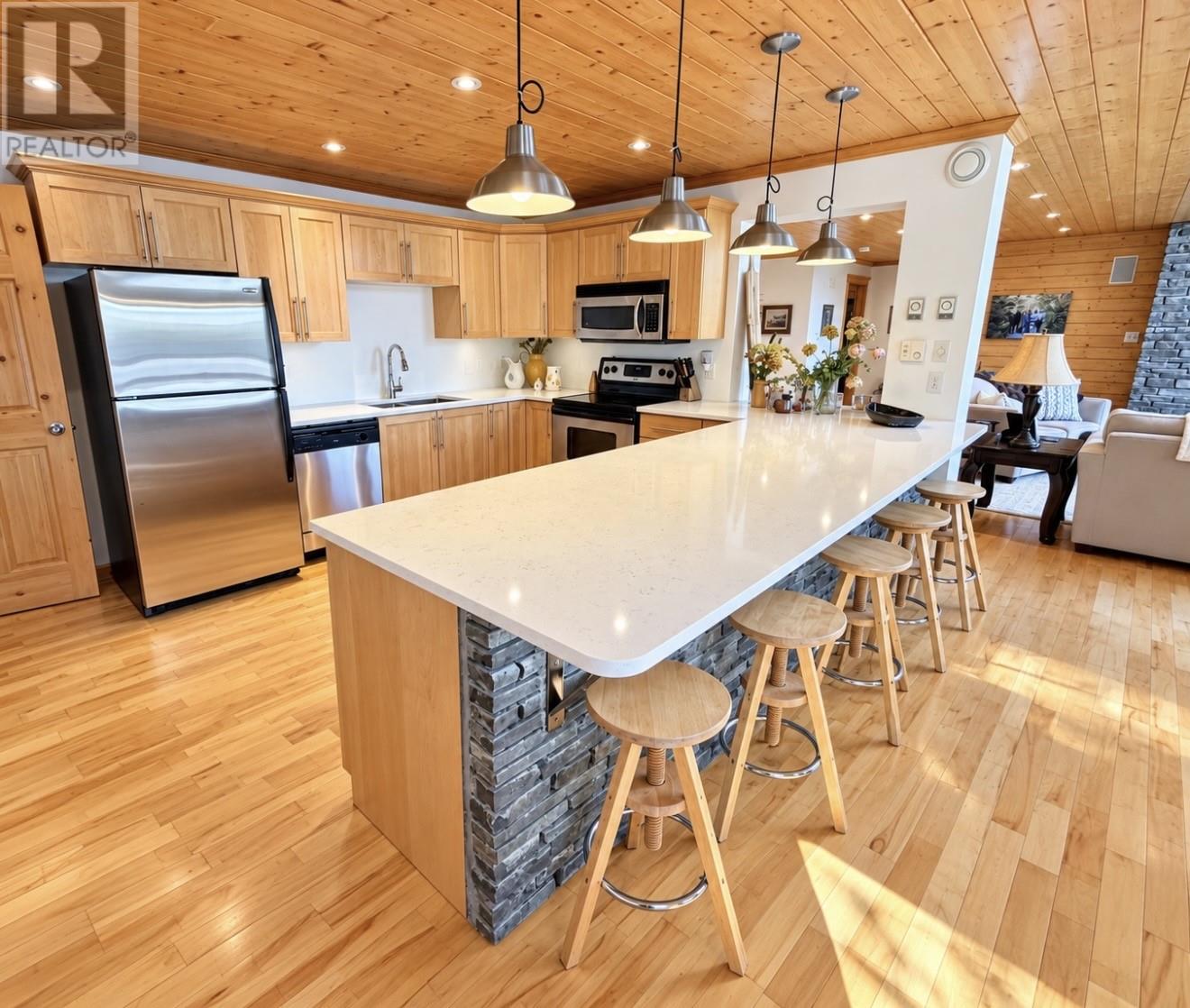20 Lakeside Drive Property Photo 6