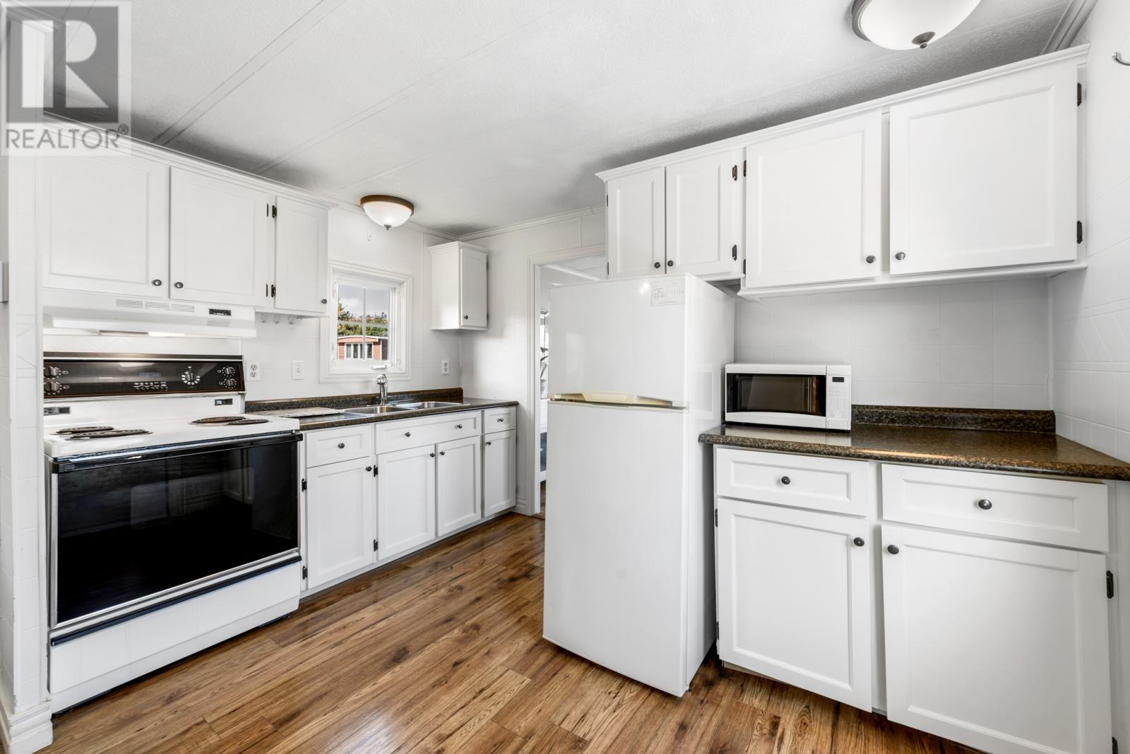18 Meadowbrook Park Road Property Photo 8