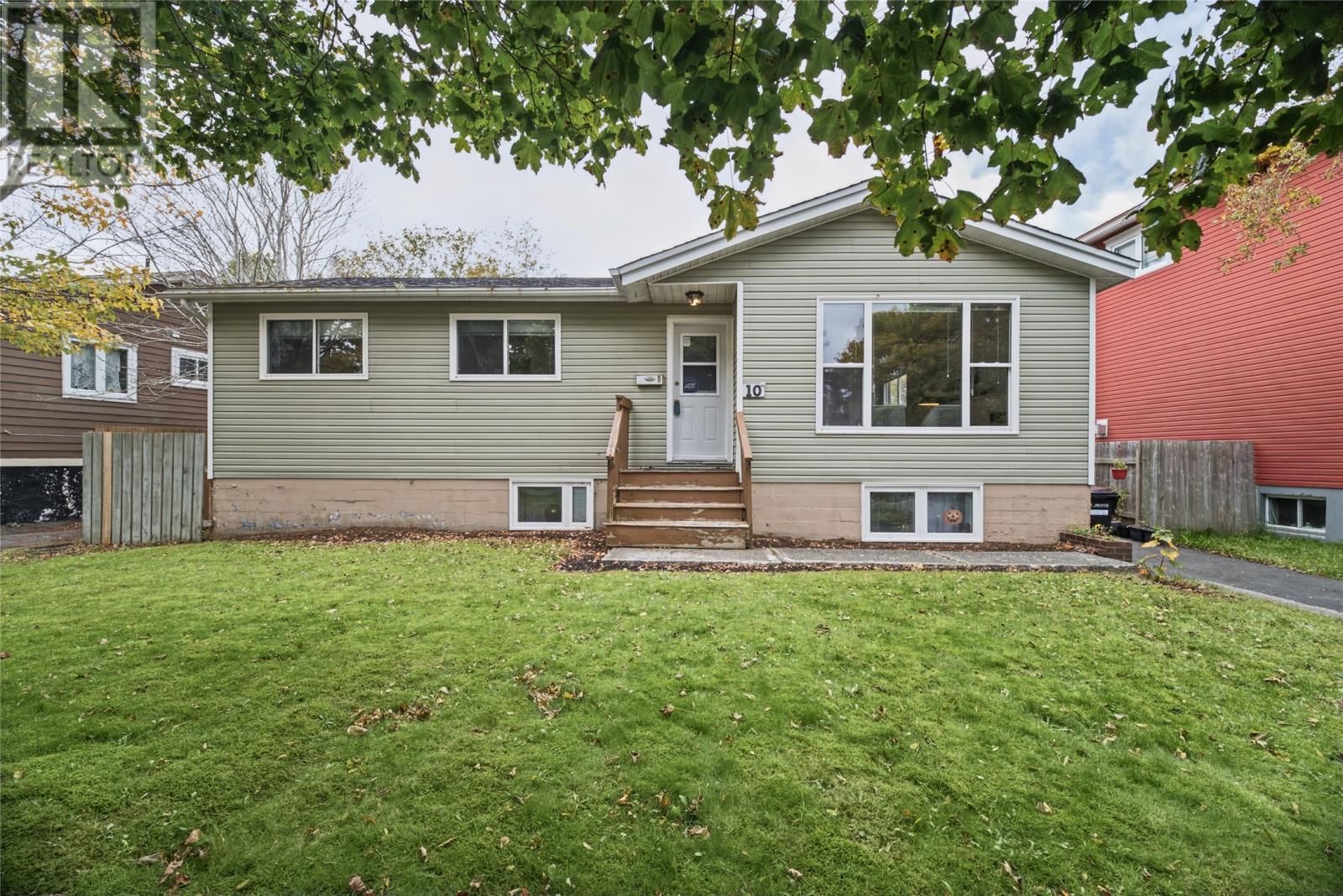 10 Johnson Crescent Property Photo 1