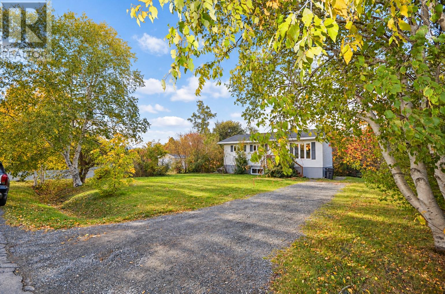 39 Kelliview Crescent Property Photo 2