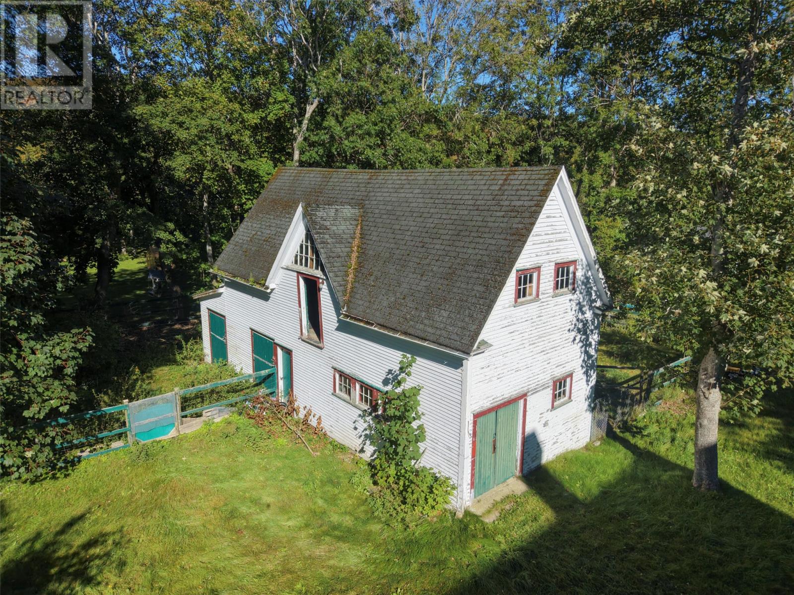 72 Water Street Property Photo 7